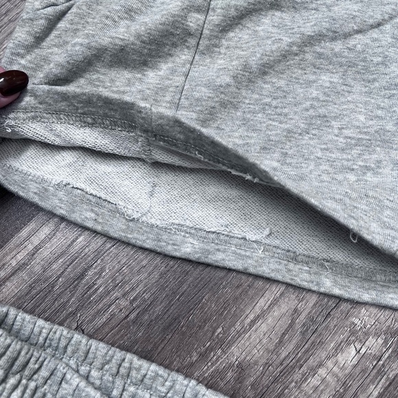 Two piece sweat suit - Picture 2 of 6